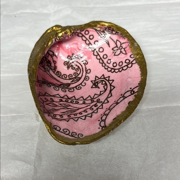 Hand Crafted Pink Shell Trinket Dish - Picture 2 of 6